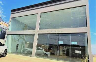 Imagem: O depósito possui 3 Vagas na garagem, 273m² de Área e está