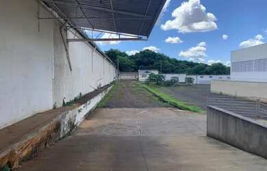 Imagem: O depósito possui 7.585m² de Área e está localizado em