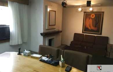 Imagem: O depósito possui 2 Vagas na garagem, 276m² de Área e está