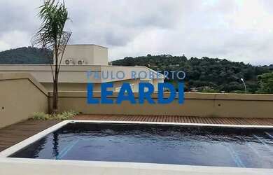 Imagem: A casa em condomínio possui 4 Dormitórios, 5 Banheiros, 5