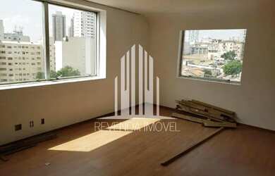 Imagem: O depósito possui 1 Vaga na garagem, 33m² de Área e está