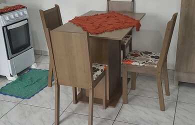 Imagem: A casa possui 1 Dormitório, 1 Banheiro, 1 Vaga na garagem e