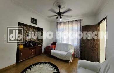 Imagem: A casa possui 5 Dormitórios, 5 Banheiros, 2 Vagas na garagem