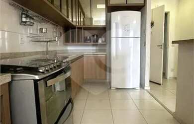 Imagem: O apartamento possui 3 Dormitórios, 1 Banheiro, 2 Vagas na