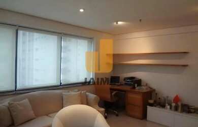 Imagem: O depósito possui 1 Vaga na garagem e 40m² de Área e está