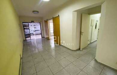 Imagem: O depósito para alugar possui 4 Vagas na garagem e 457m² de