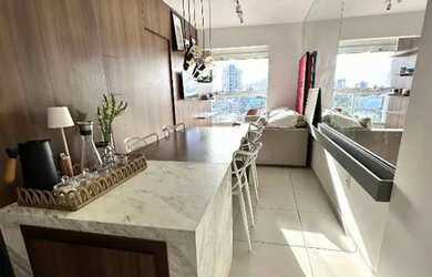 Imagem: O apartamento possui 2 Dormitórios, 1 Banheiro, 1 Vaga na garagem