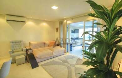 Imagem: O apartamento possui 3 Dormitórios, 2 Banheiros, 2 Vagas na