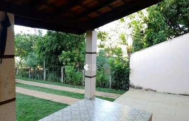 Imagem: A casa possui 2 Dormitórios, 2 Banheiros, 2 Vagas na garagem