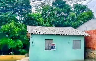 Imagem: A casa possui 1 Dormitório, 1 Banheiro, 2 Vagas na garagem