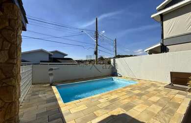 Imagem: A casa em condomínio possui 4 Dormitórios, 5 Banheiros, 4