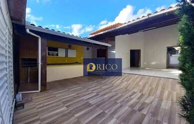 Imagem: A casa possui 3 Dormitórios, 3 Banheiros, 150m² de Área e