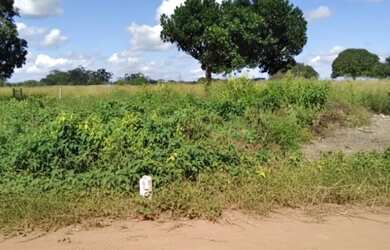 Imagem: O terreno possui 140m² de Área e está localizado em Aeroporto