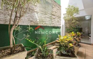 Imagem: A casa possui 5 Dormitórios, 5 Banheiros, 1 Vaga na garagem