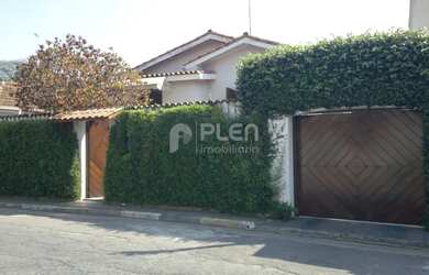 Imagem: A casa possui 5 Dormitórios, 5 Banheiros, 4 Vagas na garagem