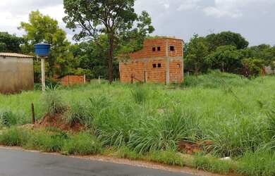 Imagem: O terreno possui 250m² de Área e está localizado em Cuiabá