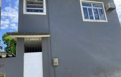 Imagem: A casa possui 3 Dormitórios, 1 Banheiro, Varanda e está localizado