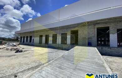 Imagem: O depósito possui 2.600m² de Área, Imóvel novo e está
