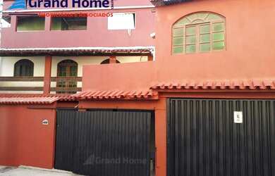 Imagem: A casa possui 4 Dormitórios, 3 Banheiros, 1 Vaga na garagem