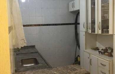 Imagem: A casa possui 2 Dormitórios, 2 Banheiros, 2 Vagas na garagem