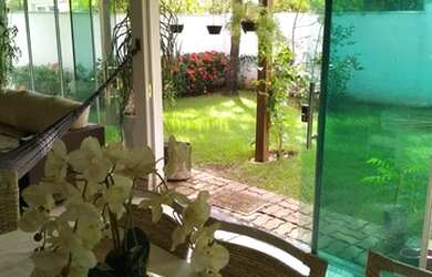 Imagem: A casa em condomínio possui 4 Dormitórios, 5 Banheiros, 2