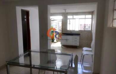 Imagem: A casa possui 1 Dormitório, 1 Banheiro, 1 Vaga na garagem