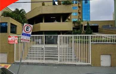 Imagem: O depósito possui 4 Vagas na garagem, 135m² de Área e está