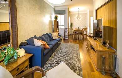 Imagem: A casa possui 4 Dormitórios, 5 Banheiros, 2 Vagas na garagem