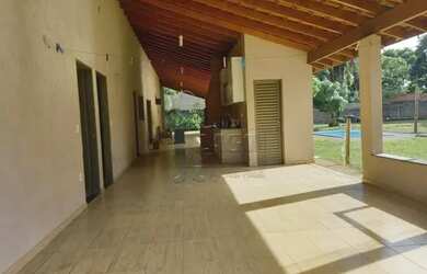 Imagem: A casa em condomínio possui 3 Dormitórios, 3 Banheiros, 4