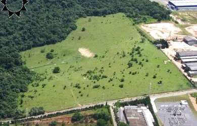 Imagem: O terreno possui 193600m² de Área e está localizado em Distrito