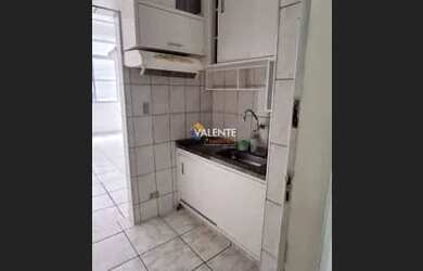 Imagem: A kitnet possui 1 Dormitório, 1 Banheiro, 1 Vaga na garagem