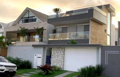 Imagem: A casa em condomínio possui 4 Dormitórios, 4 Banheiros, 4