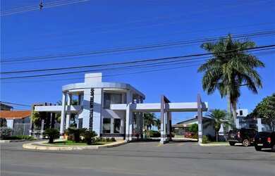 Imagem: A casa em condomínio possui 5 Dormitórios, 4 Banheiros, 3