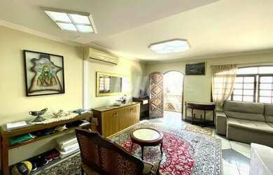 Imagem: A casa possui 3 Dormitórios, 4 Banheiros, 4 Vagas na garagem