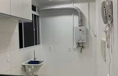 Imagem: O apartamento possui 2 Dormitórios, 1 Banheiro, 1 Vaga na garagem