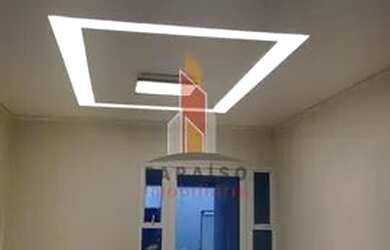 Imagem: A casa possui 3 Dormitórios, 1 Banheiro, 2 Vagas na garagem