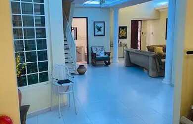 Imagem: A casa em condomínio possui 4 Dormitórios, 4 Banheiros, 2