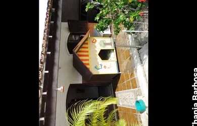 Imagem: A casa possui 4 Dormitórios, 3 Banheiros, 4 Vagas na garagem