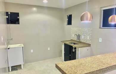 Imagem: A casa possui 1 Dormitório, 1 Banheiro, 1 Vaga na garagem