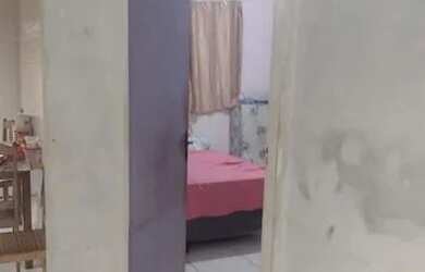 Imagem: A casa possui 2 Dormitórios, 1 Banheiro, 1 Vaga na garagem