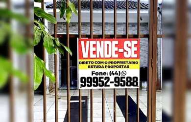 Imagem: A casa possui 2 Dormitórios, 1 Banheiro, 1 Vaga na garagem