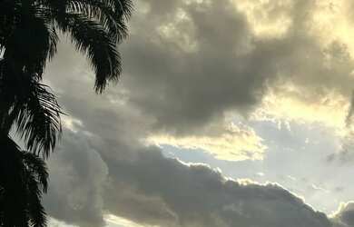 Imagem: O apartamento possui 2 Dormitórios, 2 Banheiros e Imóvel mobiliado