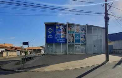 Imagem: O depósito possui 5 Vagas na garagem, 248m² de Área e está