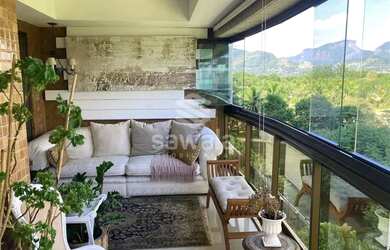 Imagem: O apartamento possui 4 Dormitórios, 5 Banheiros, 2 Vagas na