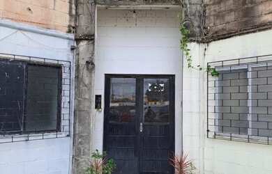 Imagem: O apartamento possui 2 Dormitórios, 1 Banheiro, 2 Vagas na