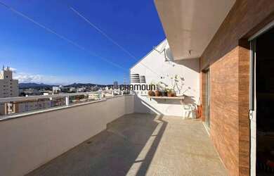 Imagem: O apartamento na cobertura possui 3 Dormitórios, 2 Banheiros