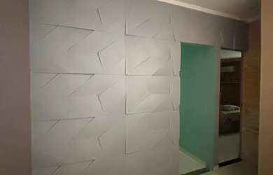 Imagem: A casa possui 4 Dormitórios, 2 Banheiros, 1 Vaga na garagem