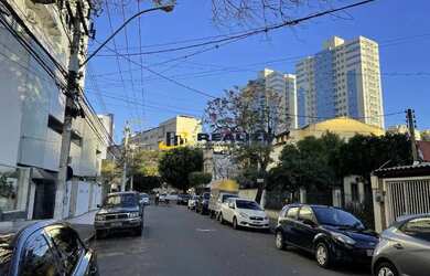 Imagem: O apartamento possui 4 Dormitórios, 2 Banheiros, 5 Vagas na