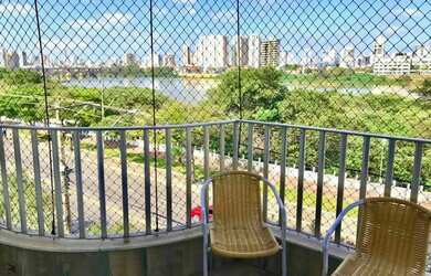 Imagem: O apartamento possui 4 Dormitórios, 3 Banheiros, 2 Vagas na