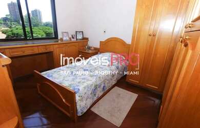 Imagem 12: Localizado em bairro arborizado com 215m² com 4 vagas no Alto da Boa...